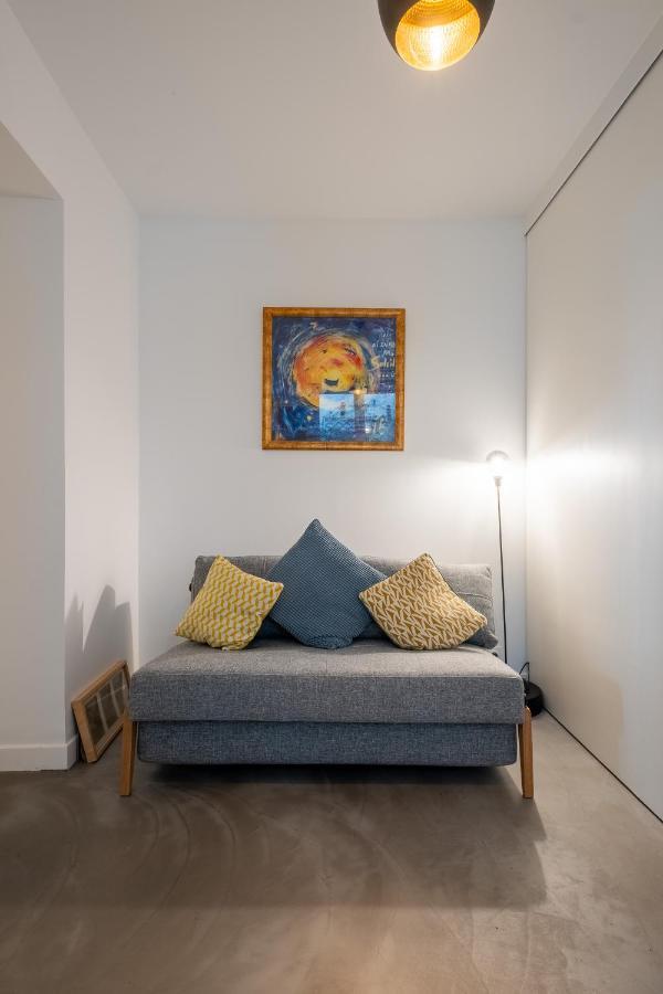 Veeve - Bright Beams * Paris
